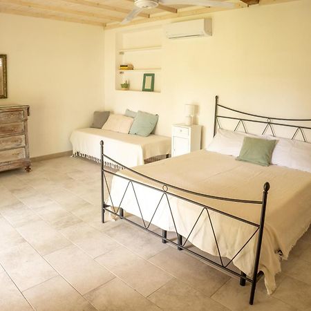 Il Casale Villa Teulada Eksteriør billede